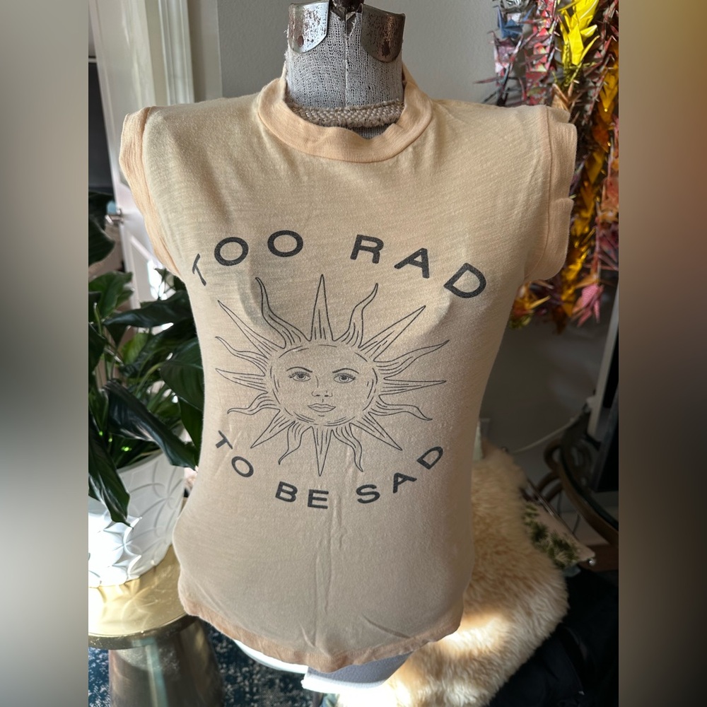 Butter yellow graphic Tee with Sun Design